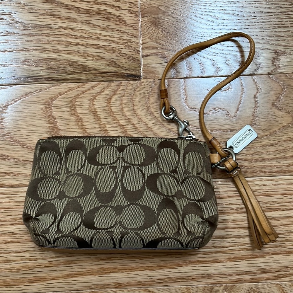 Coach Pouch